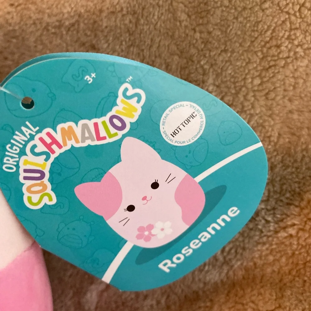 8” Roseanne Squishmallow Pink Sakura Flower Cat - Picture 3 of 6